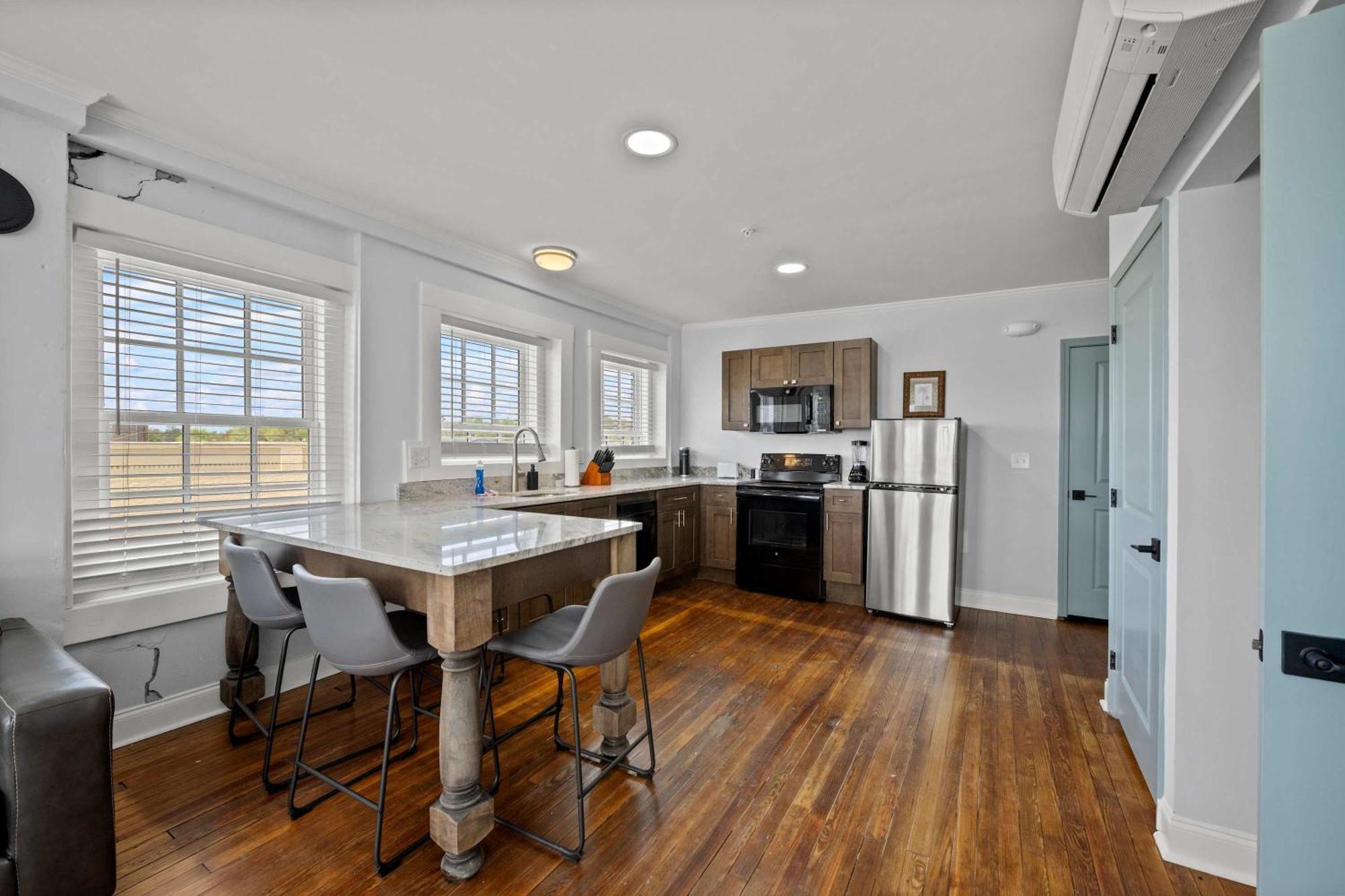 Discover Conway Trendy Downtown Loft Exterior photo